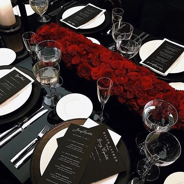 Table Decoration Delovery Moment
