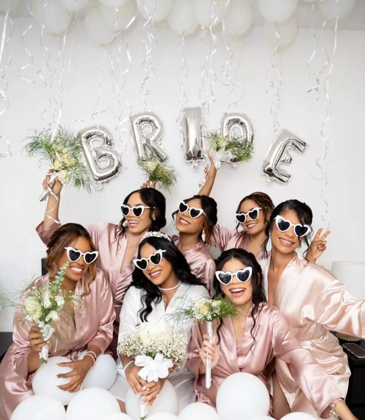 Bridal Shower Delovery Moment